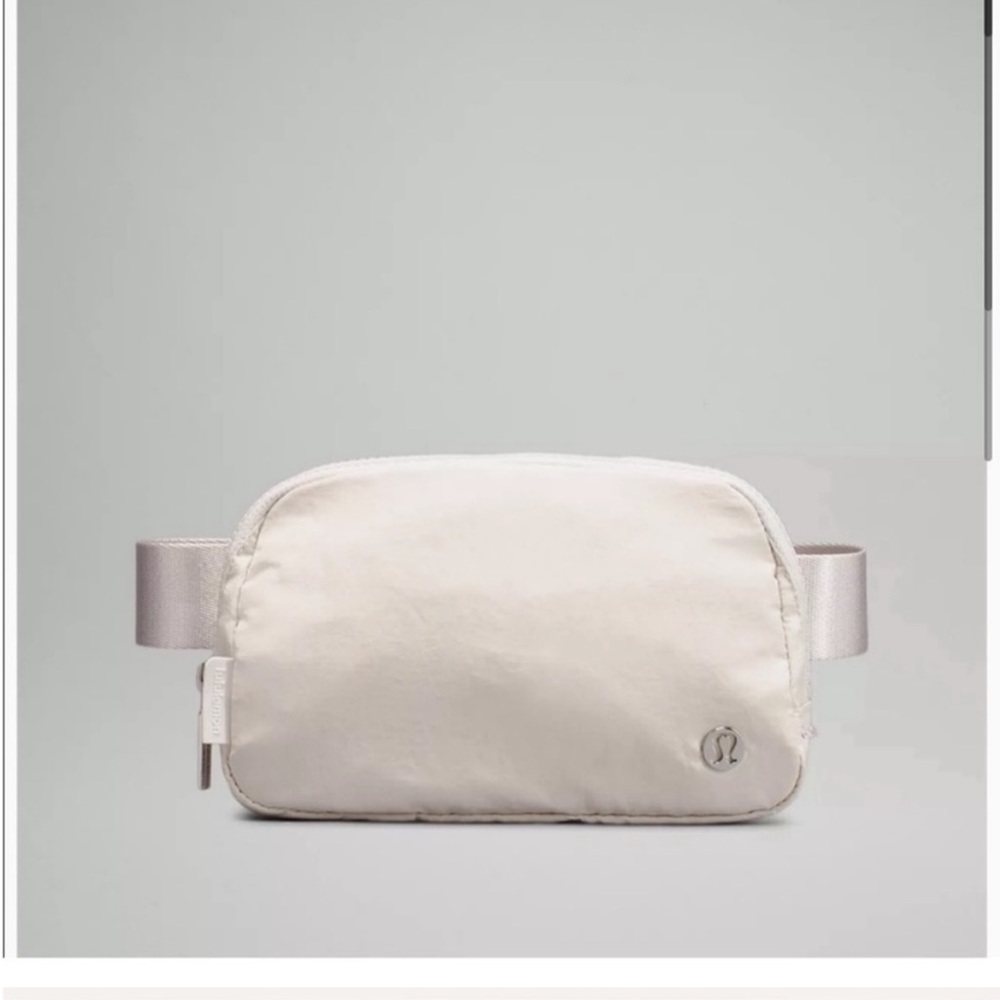 White Opal belt bag